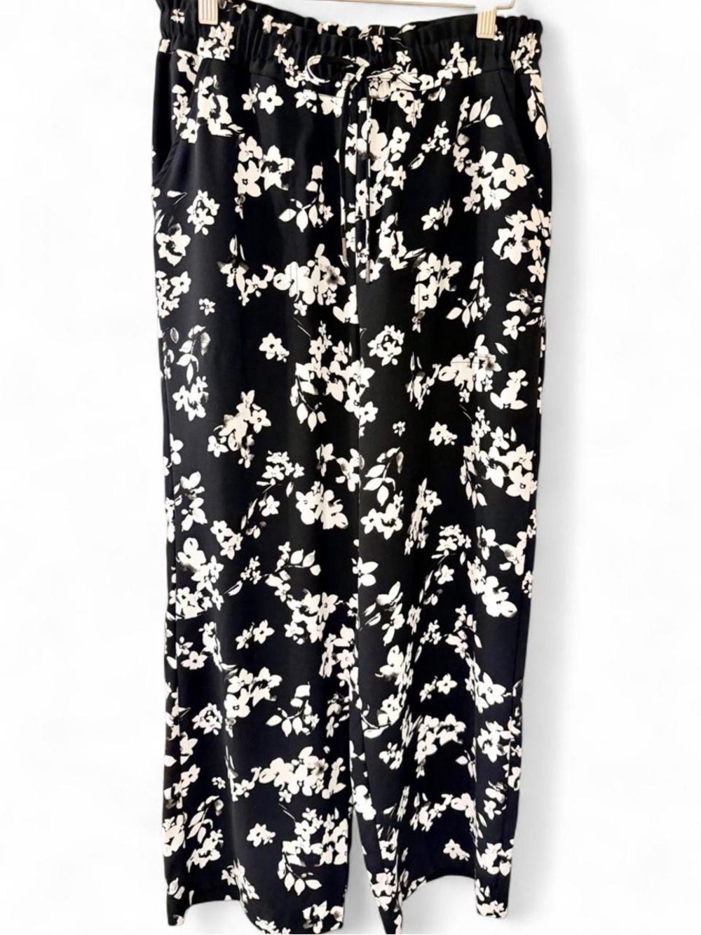 Floral Black and White Women's Wide Leg Stretch Pants